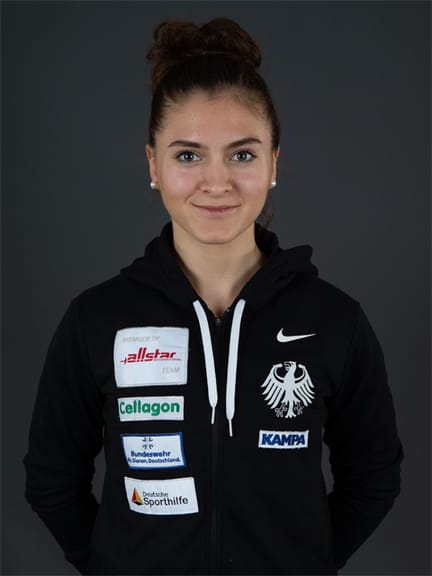 Leonie EBERT